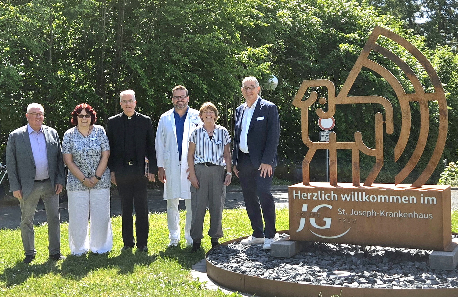 Weihbischof Peters besuchte St. Joseph-Krankenhaus